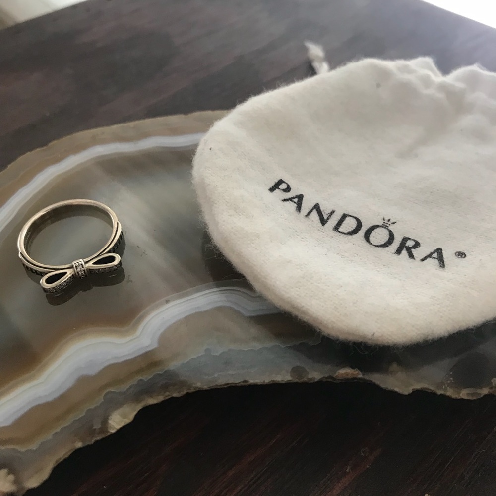 Pandora Bow Ring: Size 58